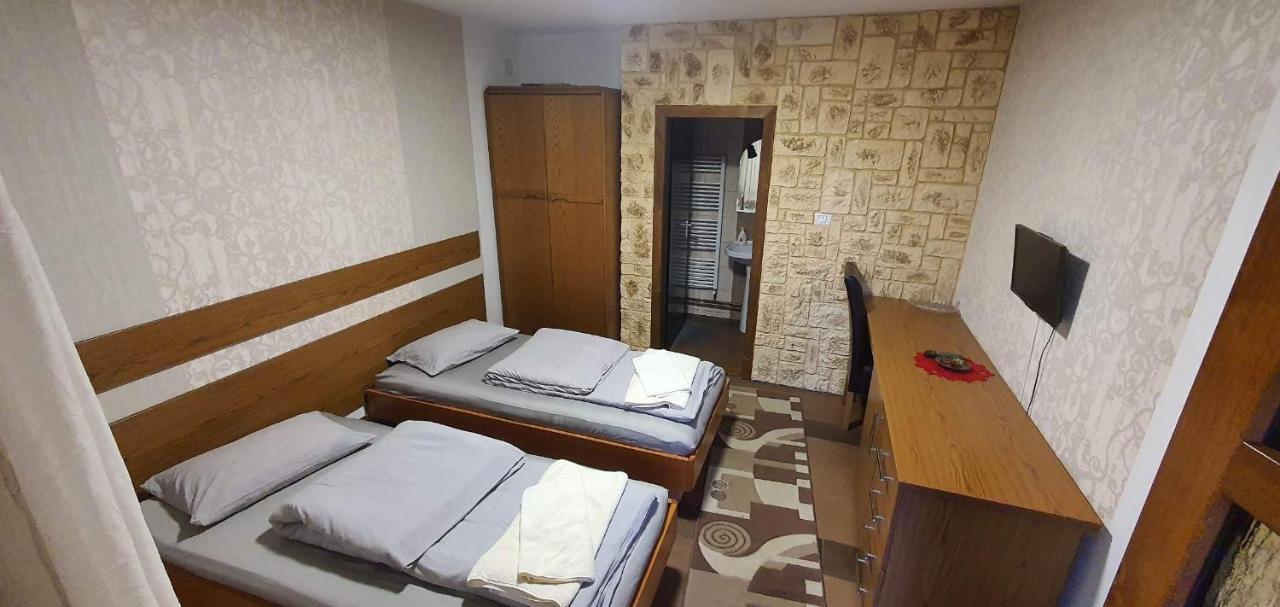 Pensiunea Raiul Muntilor Sebiş Extérieur photo