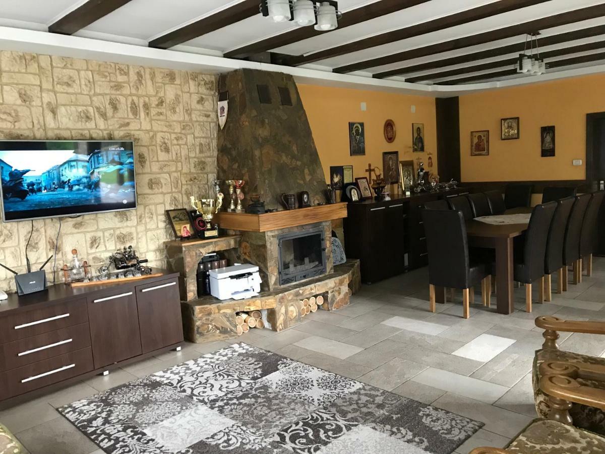 Pensiunea Raiul Muntilor Sebiş Extérieur photo